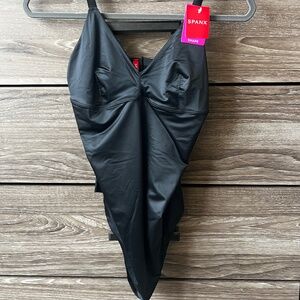 Spanx Shaping Satin Thong Bodysuit - L - Black